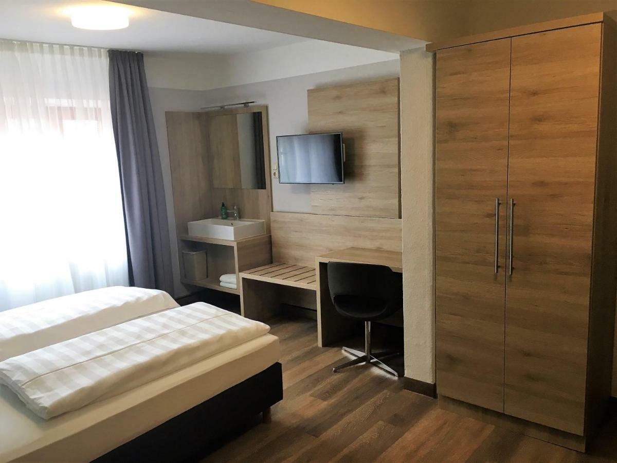 Eberl Hotel Pension Muenchen Feldmoching Ngoại thất bức ảnh