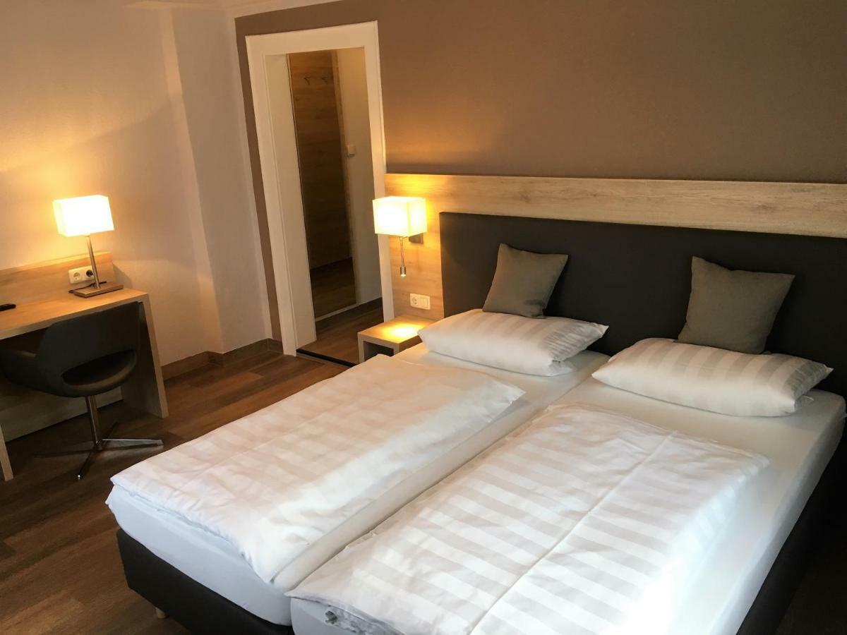 Eberl Hotel Pension Muenchen Feldmoching Ngoại thất bức ảnh
